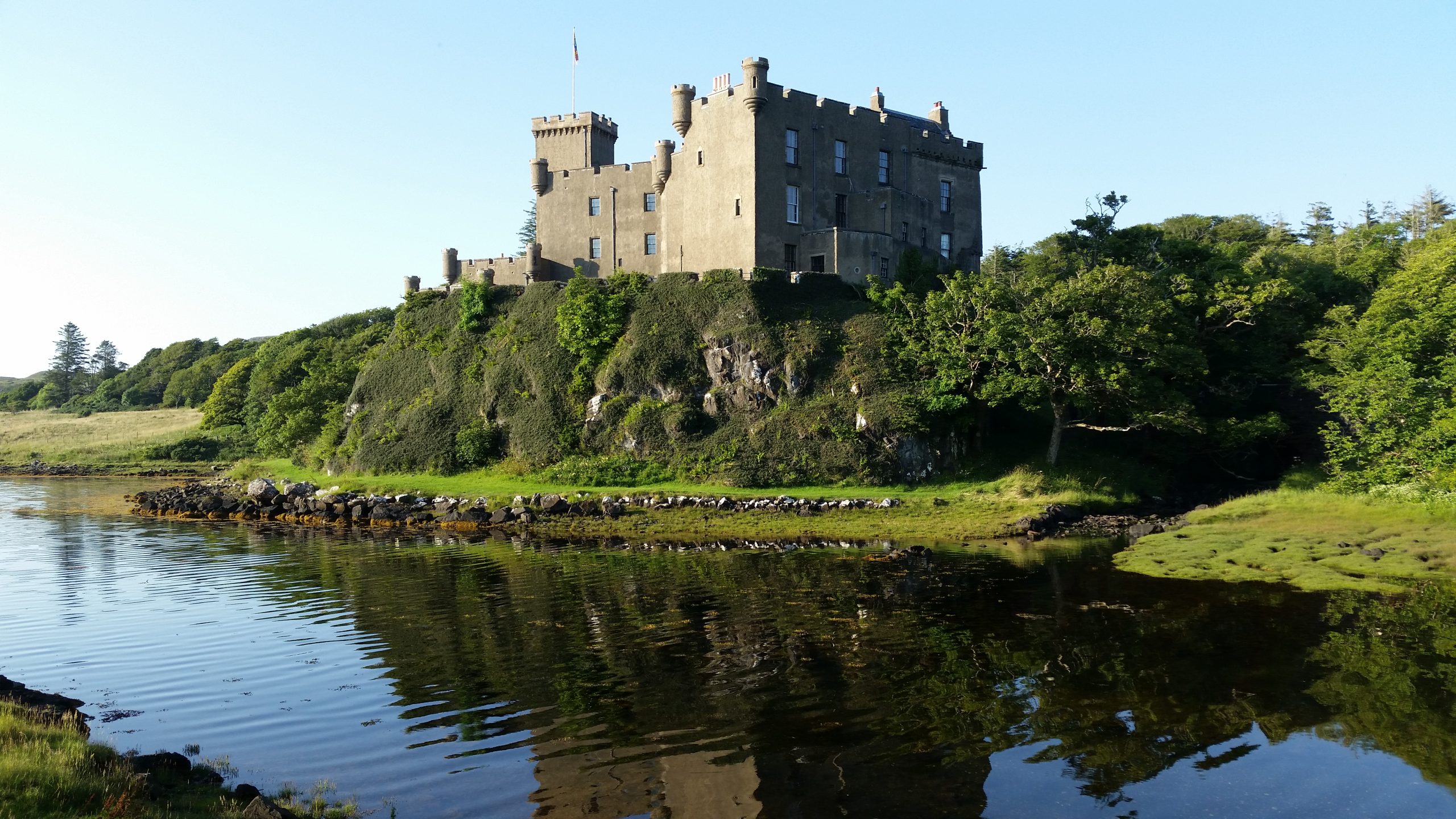 Dunvegan Castle blue 20140724_192746 Dunvegan Castle